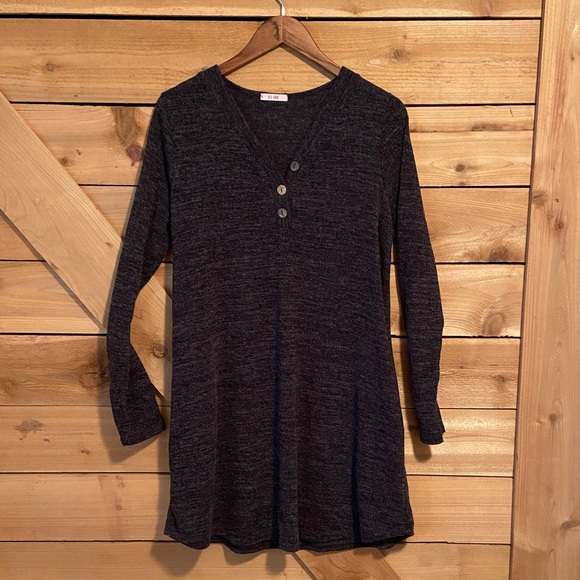 Charcoal Tunic with Hidden Pockets - Picture 5 of 9